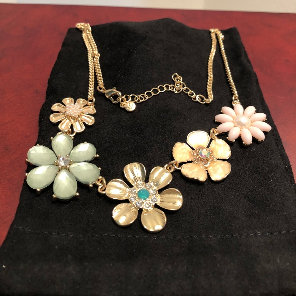 FREE W/purchase of $50 and up! 
Necklace Costume Jewelry